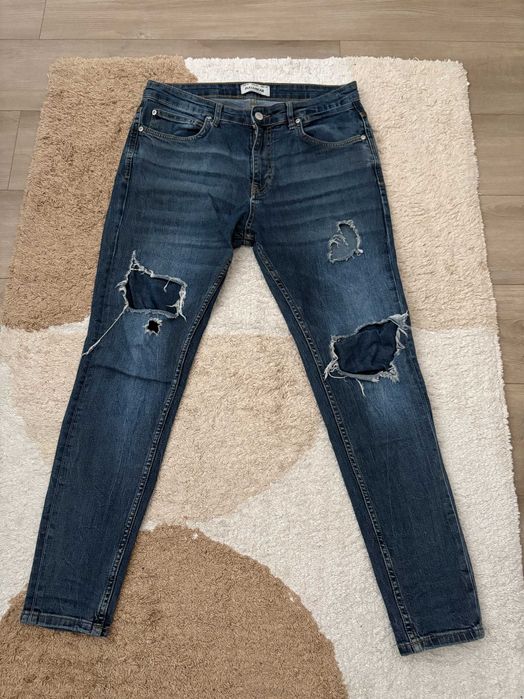 Blugi Barbati Pull & Bear Skinny Fit Marimea 32 -EUR42- cu rupturi