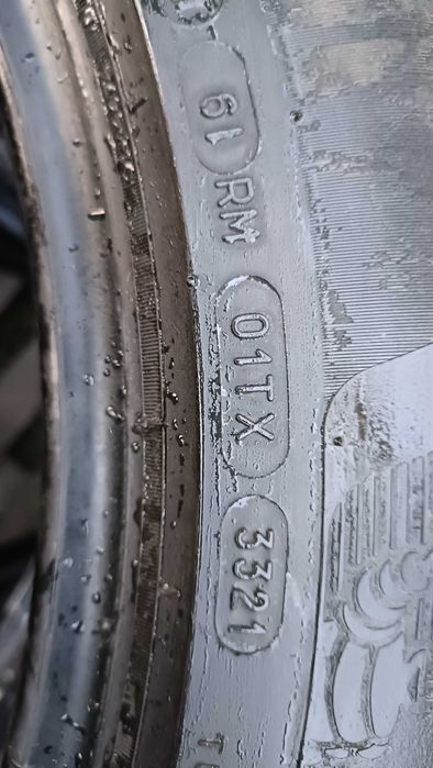 Vând anvelope 275/45/20 runflat