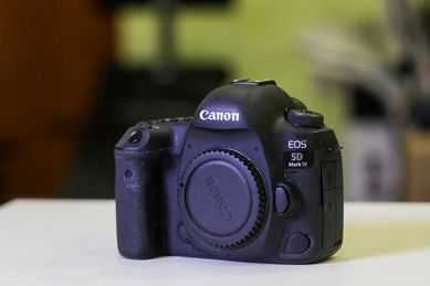 Canon EOS 5D Mark VI