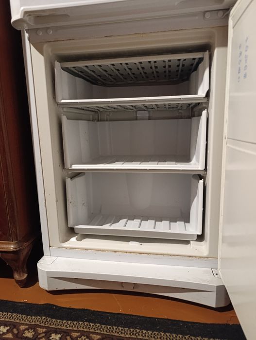 Холодильник двухкамерный Indesit