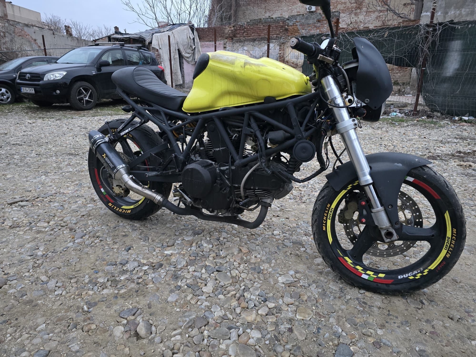 Vând Ducati v2 an 2003