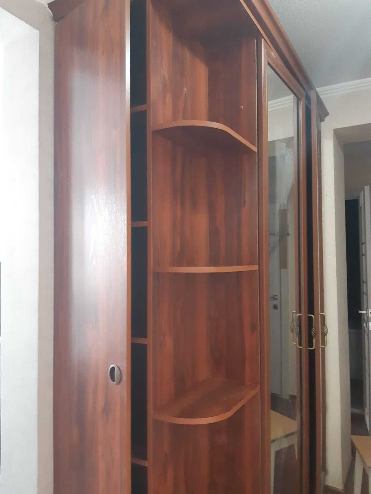 Продам шкаф для одежды