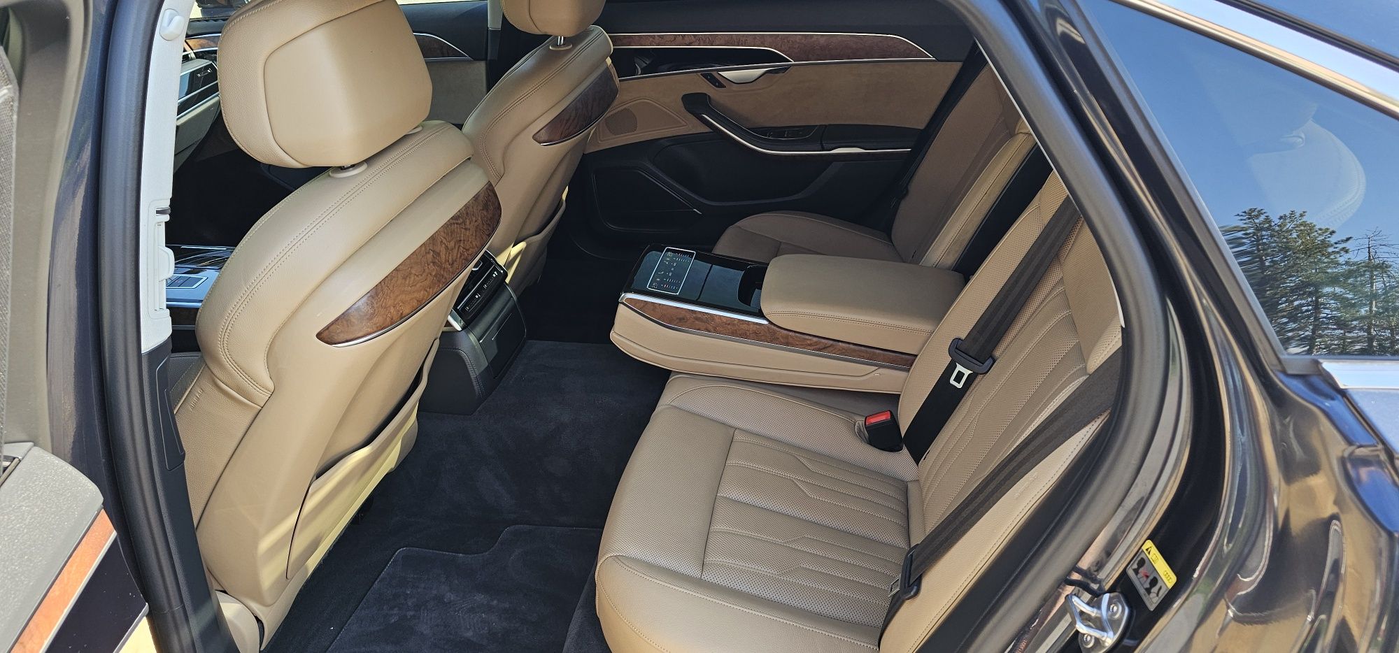 Audi A8L промо цена до края на месеца