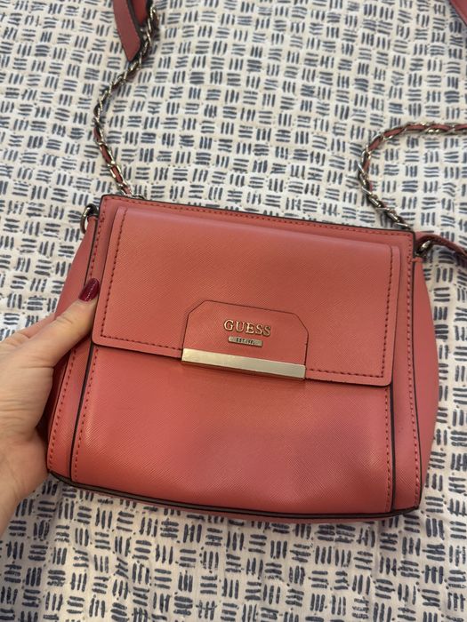 Розова чантичка на Guess