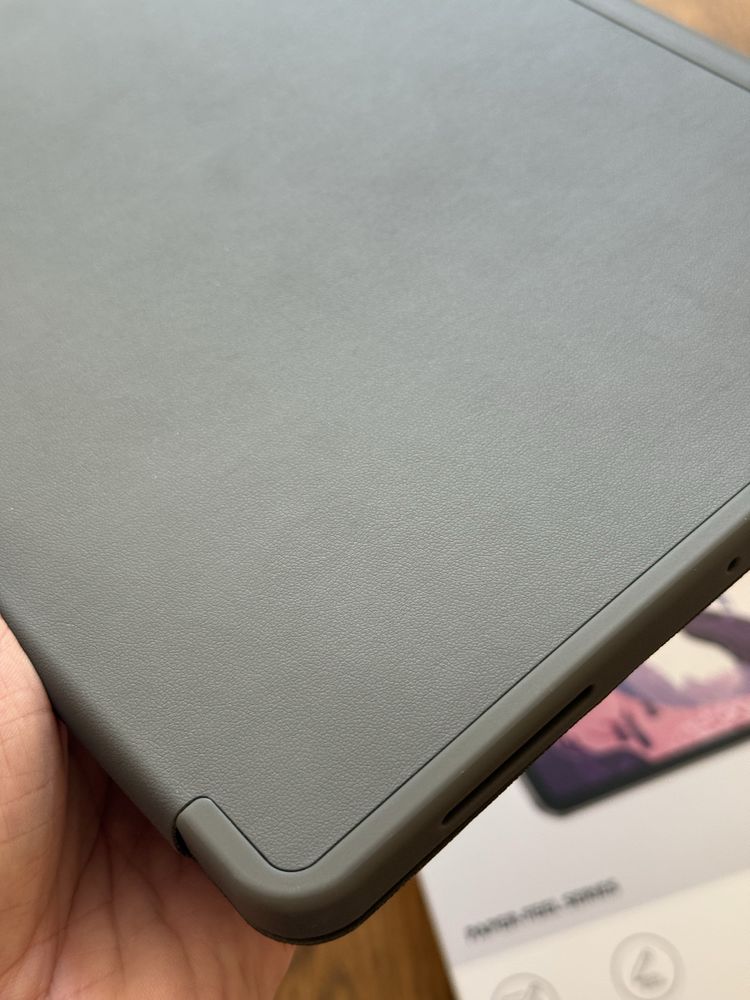 ЗАПЕЧАТАН! iPad Air M3 (2025) 11″ 128GB Space Gray + подарък аксесоари