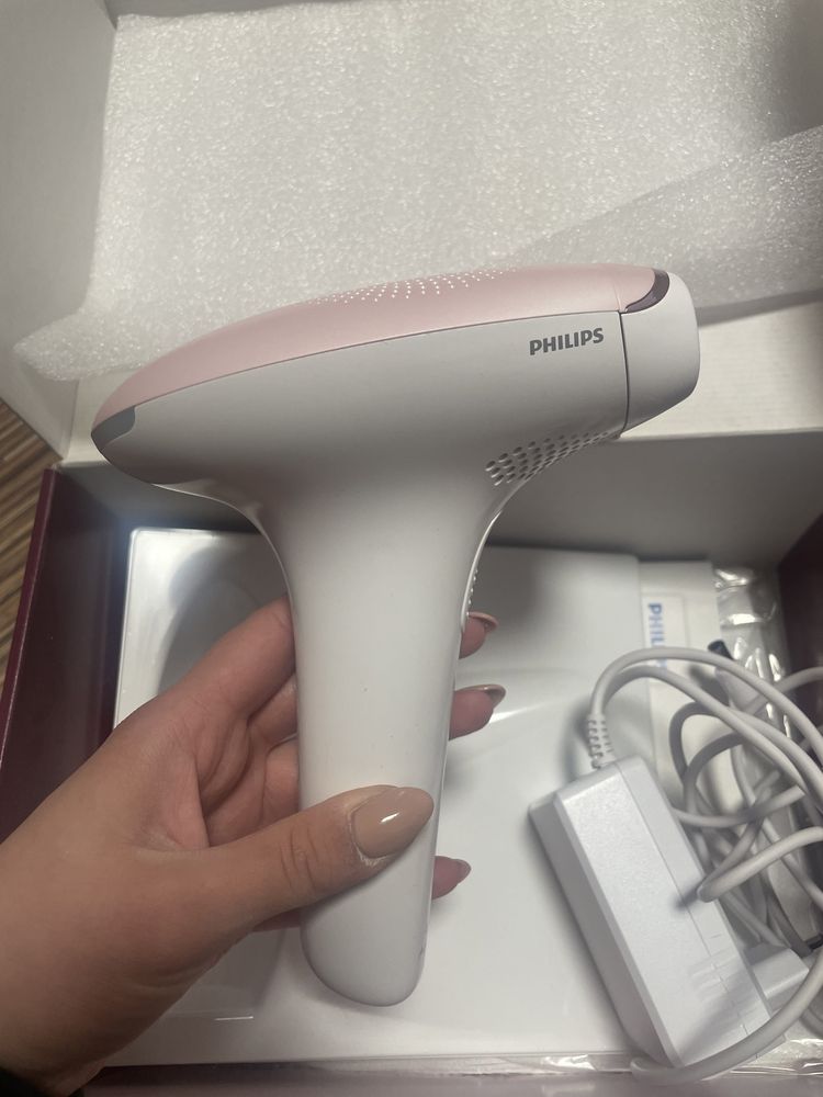 Фотоепилатор Philips Lumea