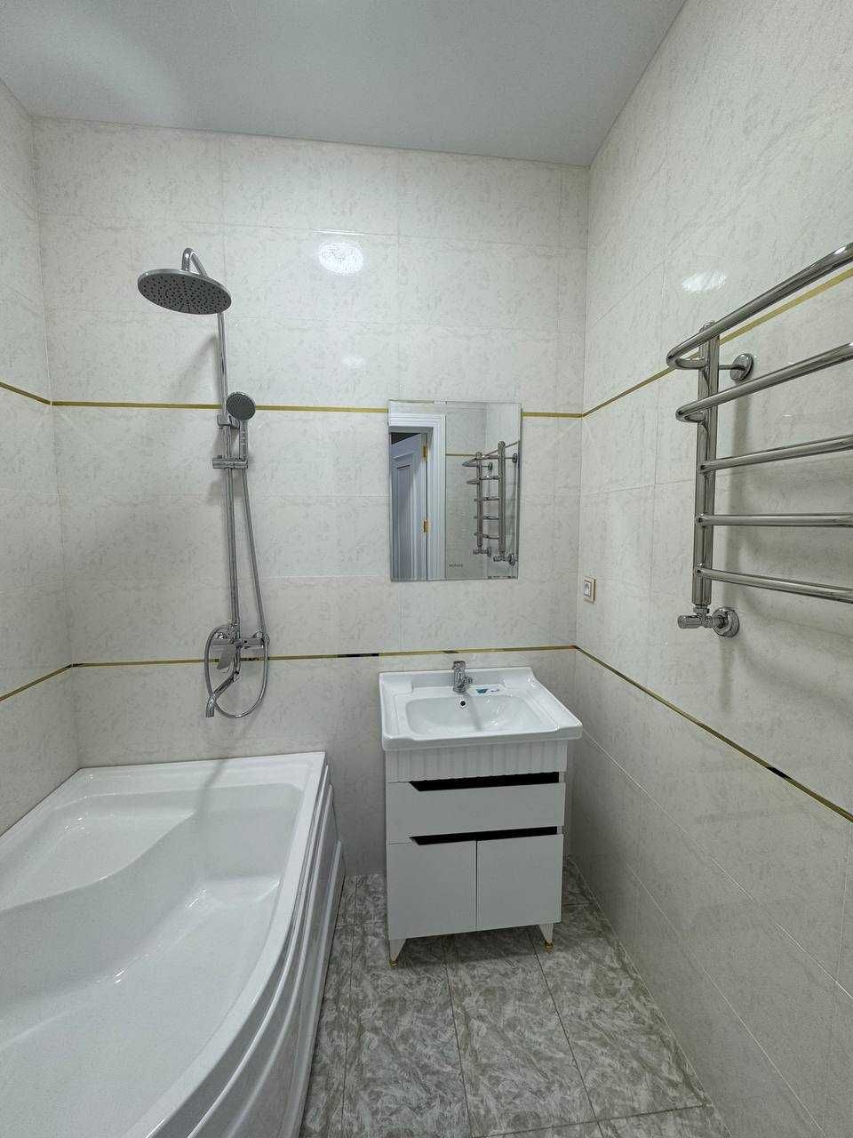3х комнатная квартира на 2 этаже 65кв/м, в Самарканде