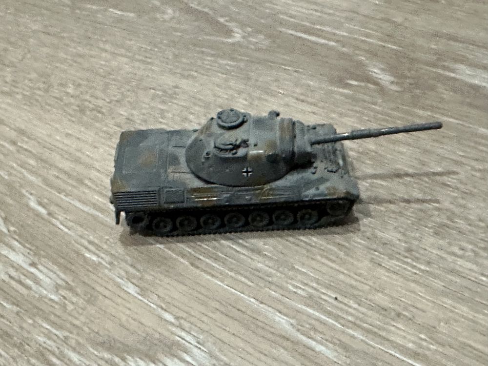 Macheta militara 1:72 Tiger 2