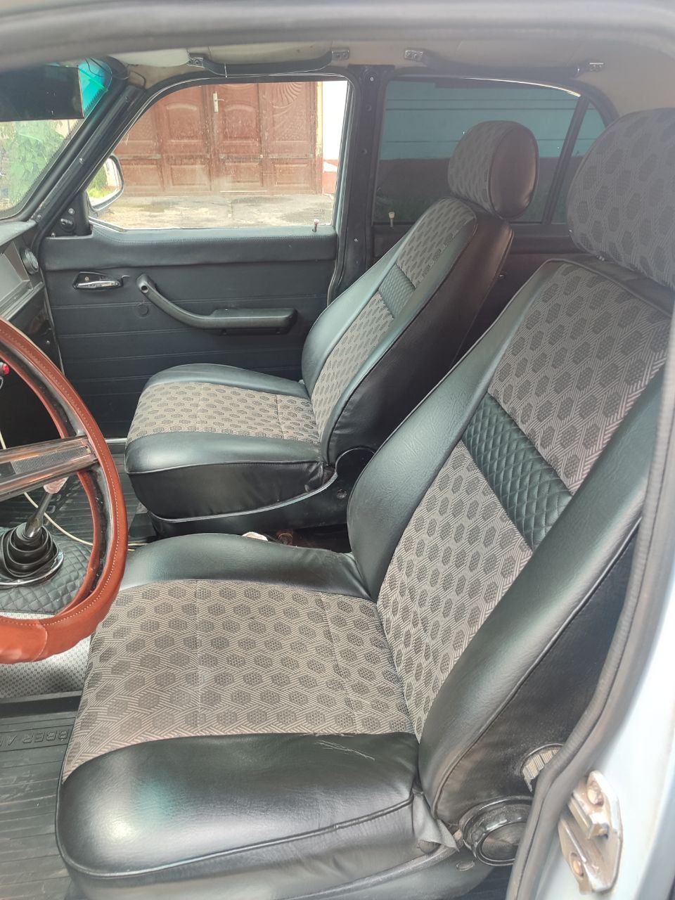 Volga 2401 sotiladi