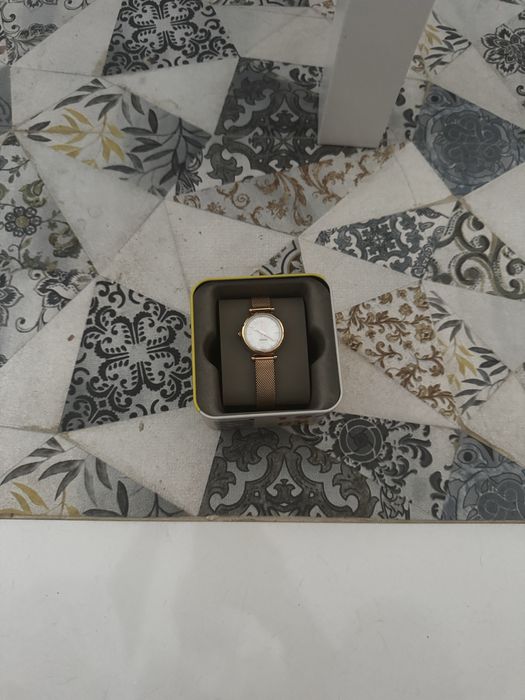 Ceas Fossil dama model Carlie, auriu roz curea plasa catarama fluture