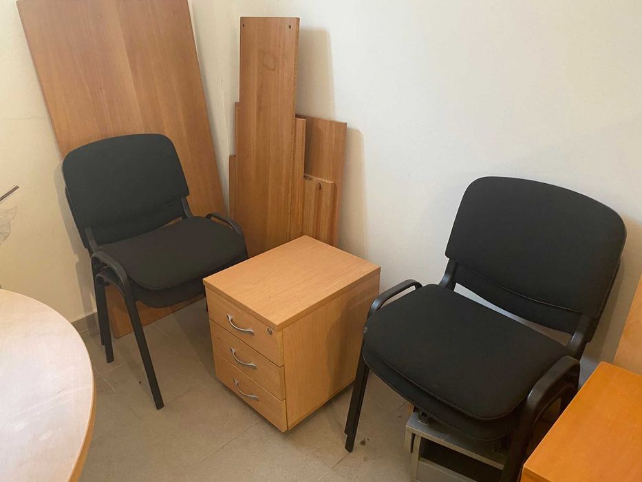 употребявани, запазени офис мебели