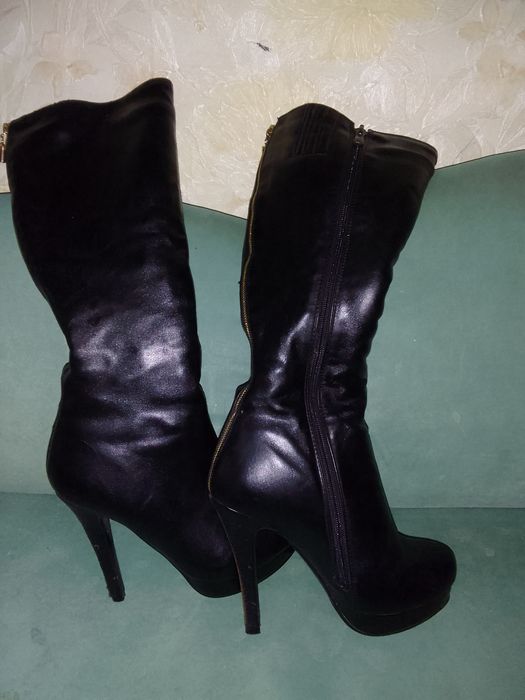 Продам женские сапоги зима