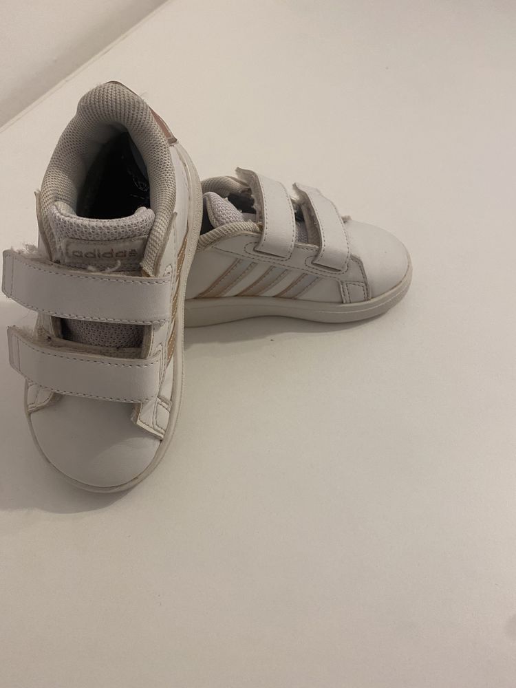 adidasi nr 22 Adidas