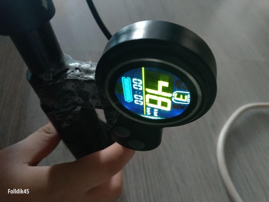 Электросамокат в хорошем состоянии, продаю по дешёвке