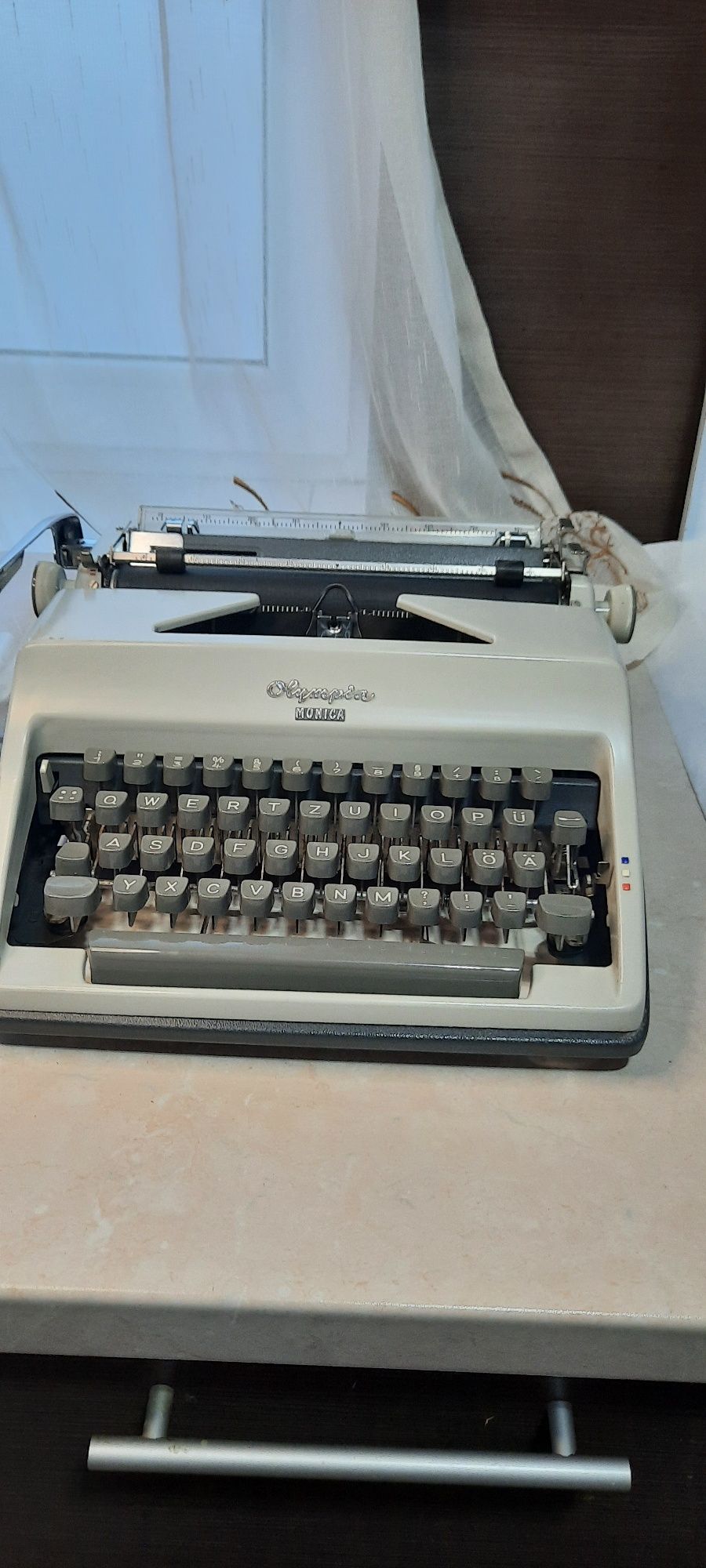 Mașină de scris Olympia Monica