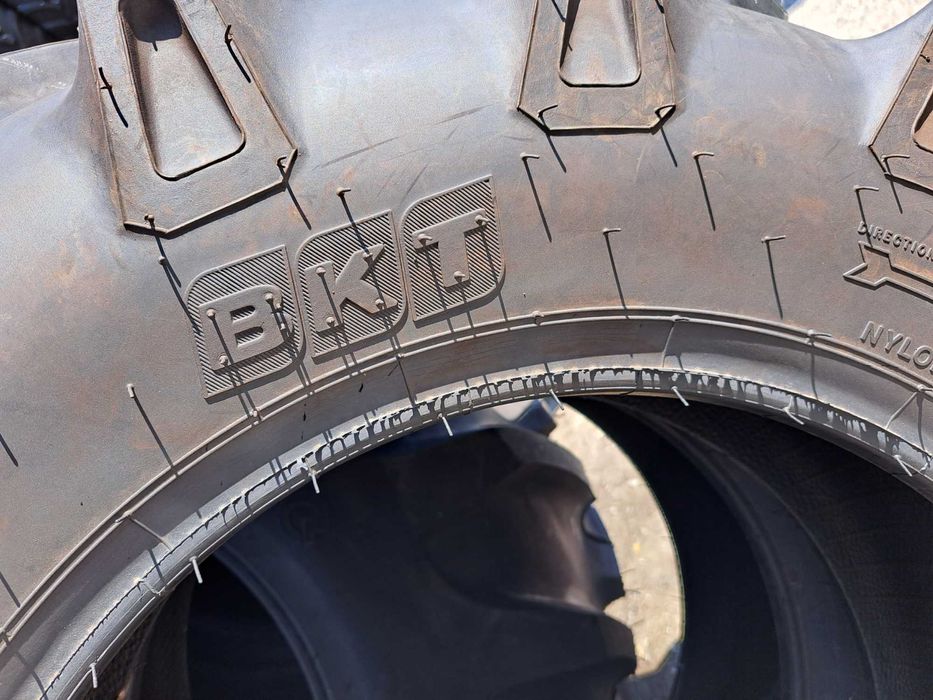 Cauciucuri noi pentru TRACTOR 11.2-20 marca BKT anvelope cu 8 pliuri