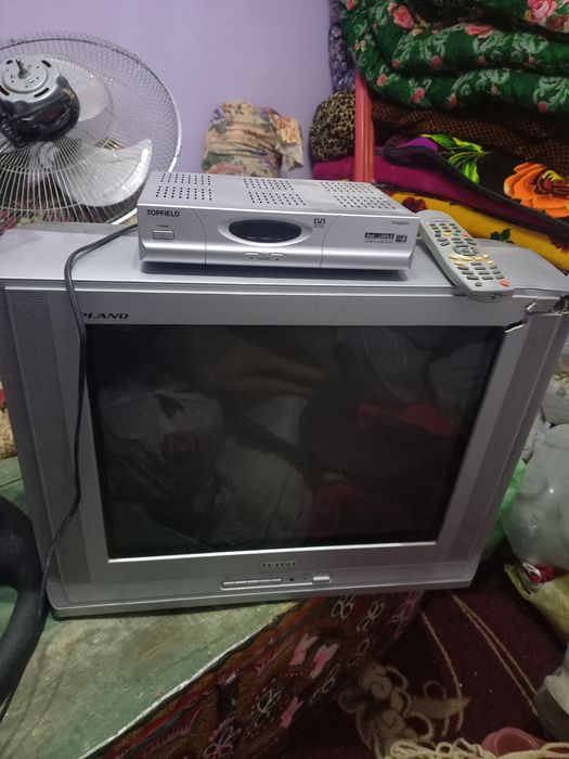 Телевизор тюнер билан бирга. Холати Б/у. Карши ш.