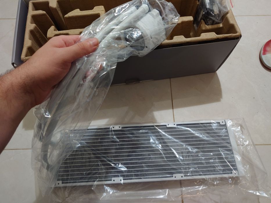 AIO Воден охладител - Thermaltake TH420 V2 Ultra EX