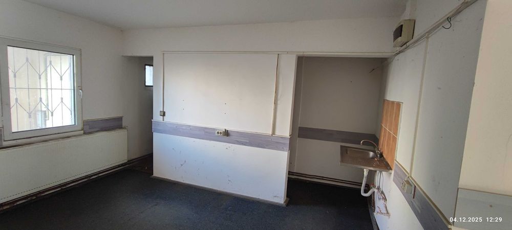 Apartament cu 3 camere decomandat, 2 băi, centrală termică