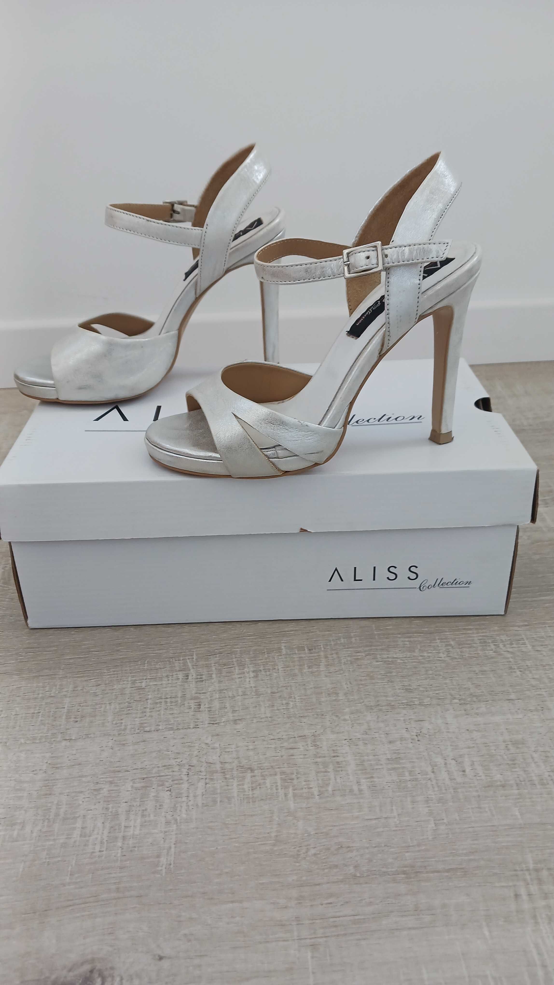 Sandale elegante din piele