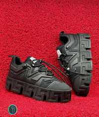 Adidasi versace
40-44
310 lei
36-40
350 lei