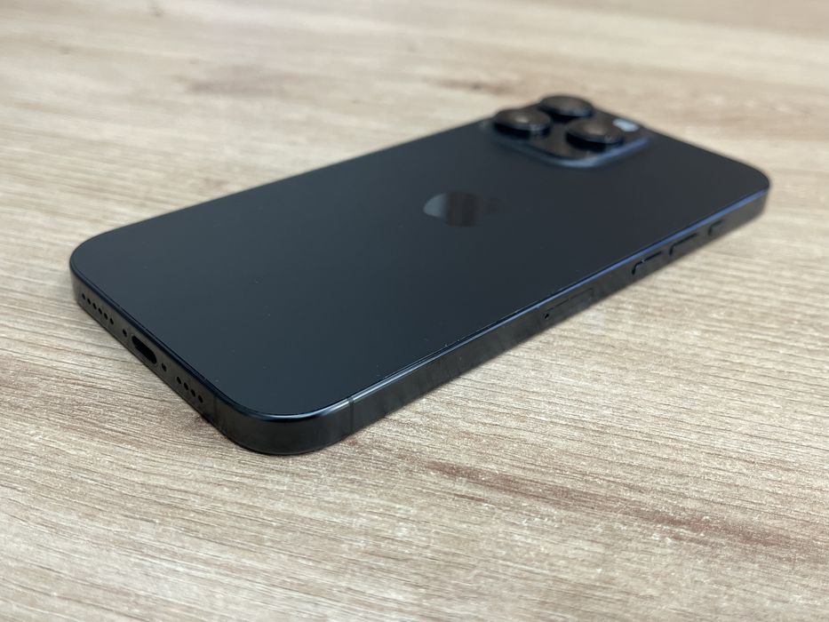 iPhone 16 Pro Max 256GB 20 Цикъла Гаранция