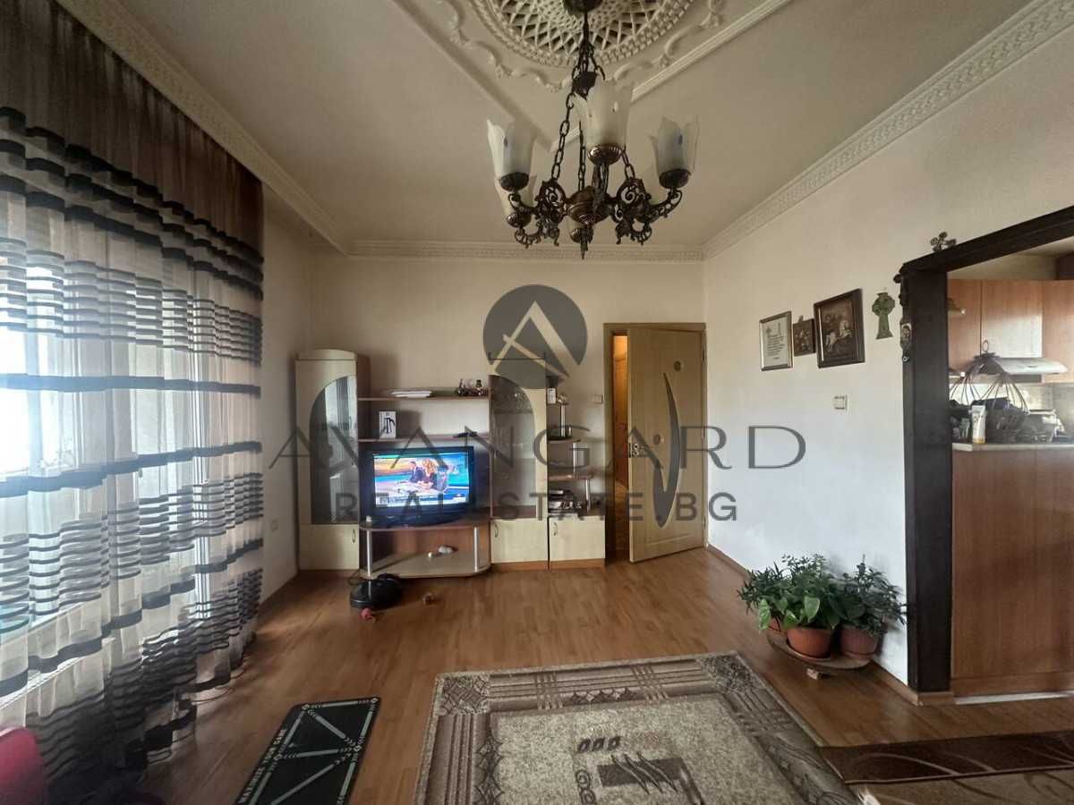Продава се Тристаен апартамент в Пловдив, Тракия - 92 кв.м за 1664 €/кв.м - Снимка #2
