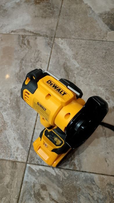 Mini Flex Dewalt cu baterie 6A