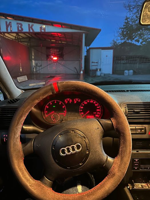 Продавам ауди а3 8л