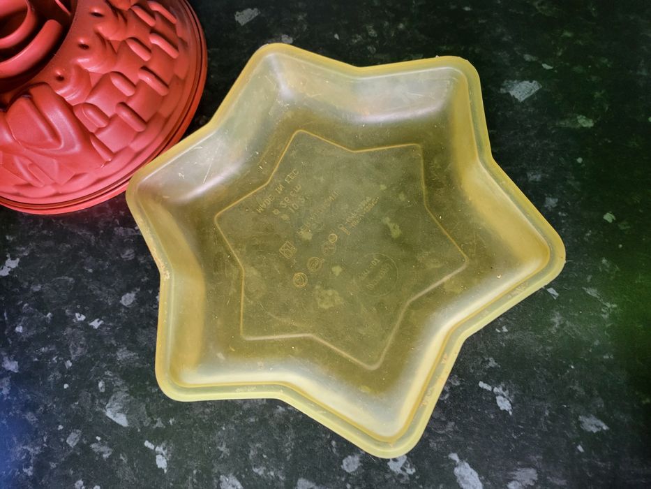 Форми за кекс силиконови 10лв