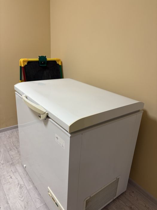 Продам морозильную камеру