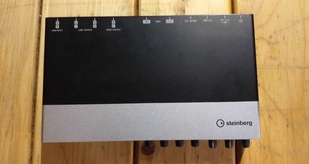 Interfata audio UR 44 usb 2.0 Steinberg
