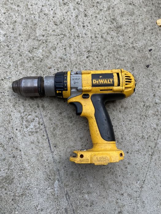 Scule dewalt masina de gaurit fierastrau pendular