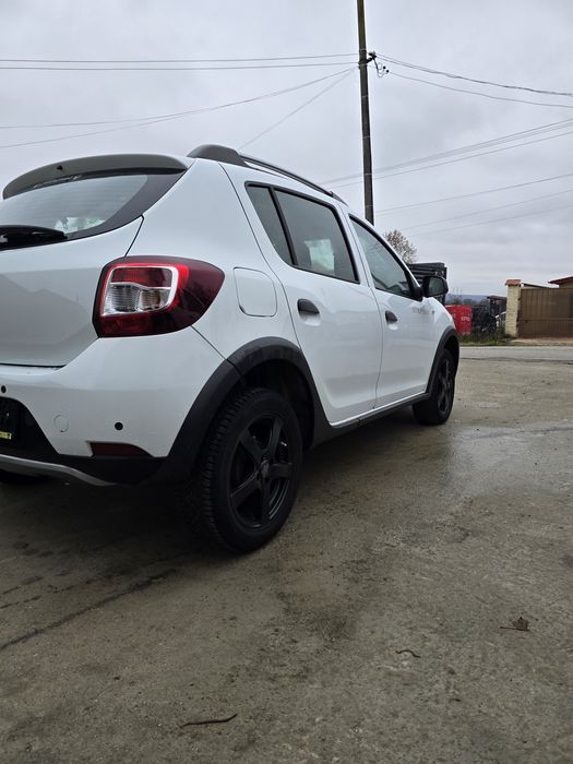 Dacia Sandero Stepway 0.9 TCe 90 CP -
126.000 km - Recent adusă din Ge