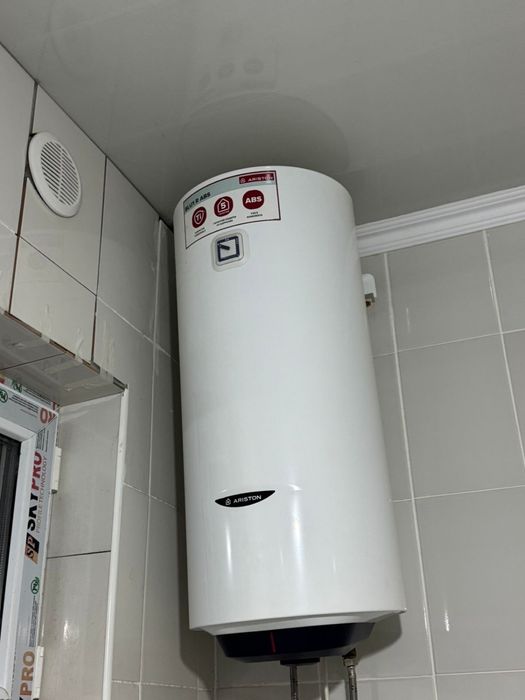 Водонагреватель Ariston ABS BLU1 R 100 V