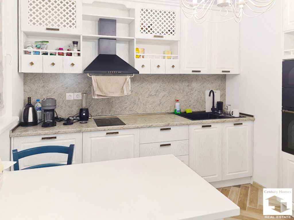 Продава се Къща в Велико Търново, Център - 140 кв.м за 1922 €/кв.м - Снимка #1