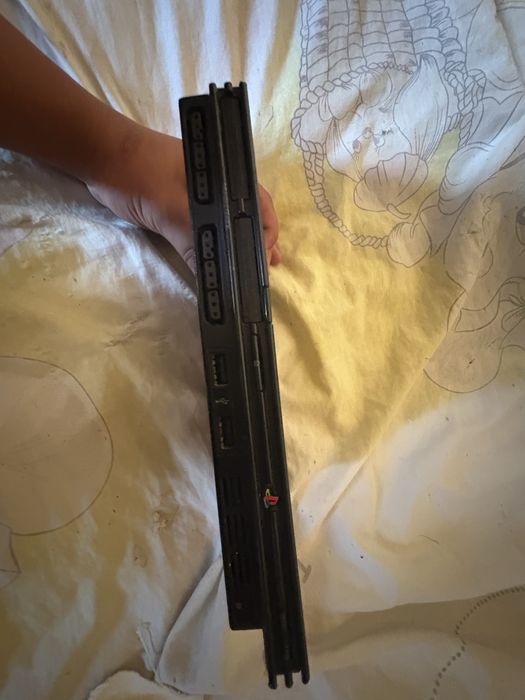 Playstation 2  с два джойстика и всички кабели