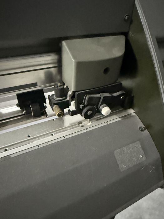 Режущий плоттер Roland