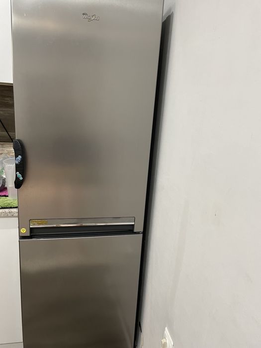 Хладилник с фризер Whirlpool