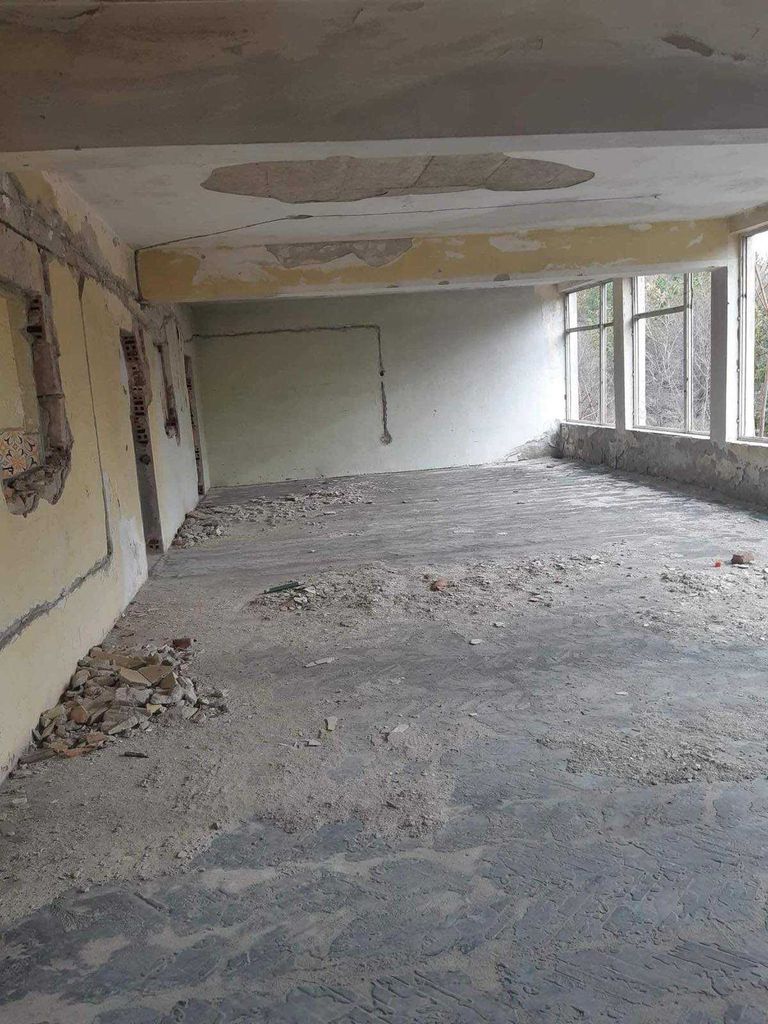 Продава се Промишлена сграда в с. Ореховица, Област Плевен - 280 кв.м за 100 €/кв.м - Снимка #16