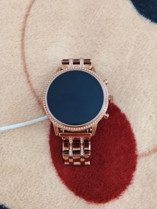 Ceas fossil smartwatch