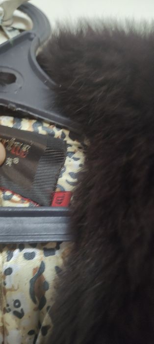 Продам женскую верхнюю одежду.