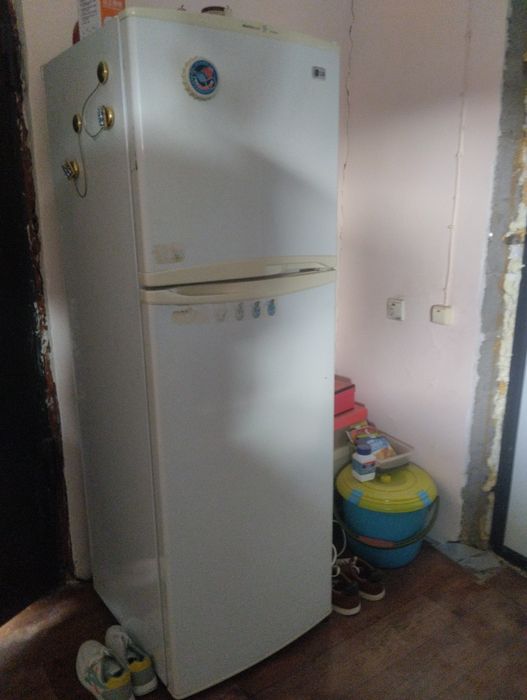 Продам холодильник ,всё работает