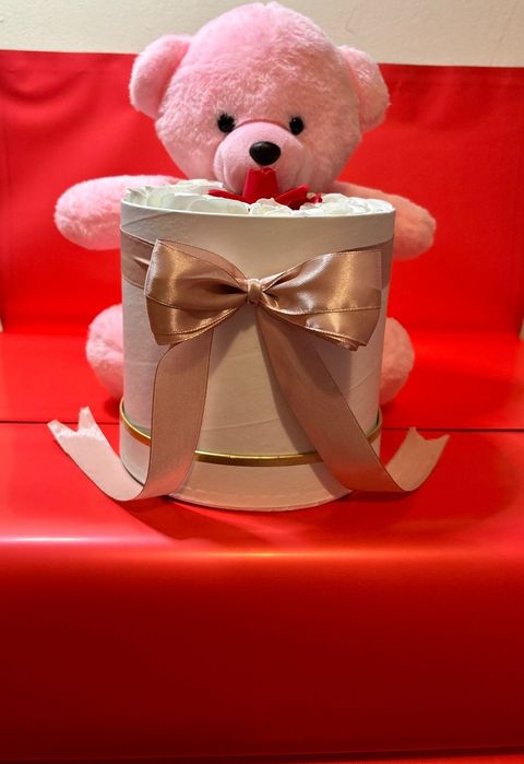 Vând aranjamente din trandafiri de sapun