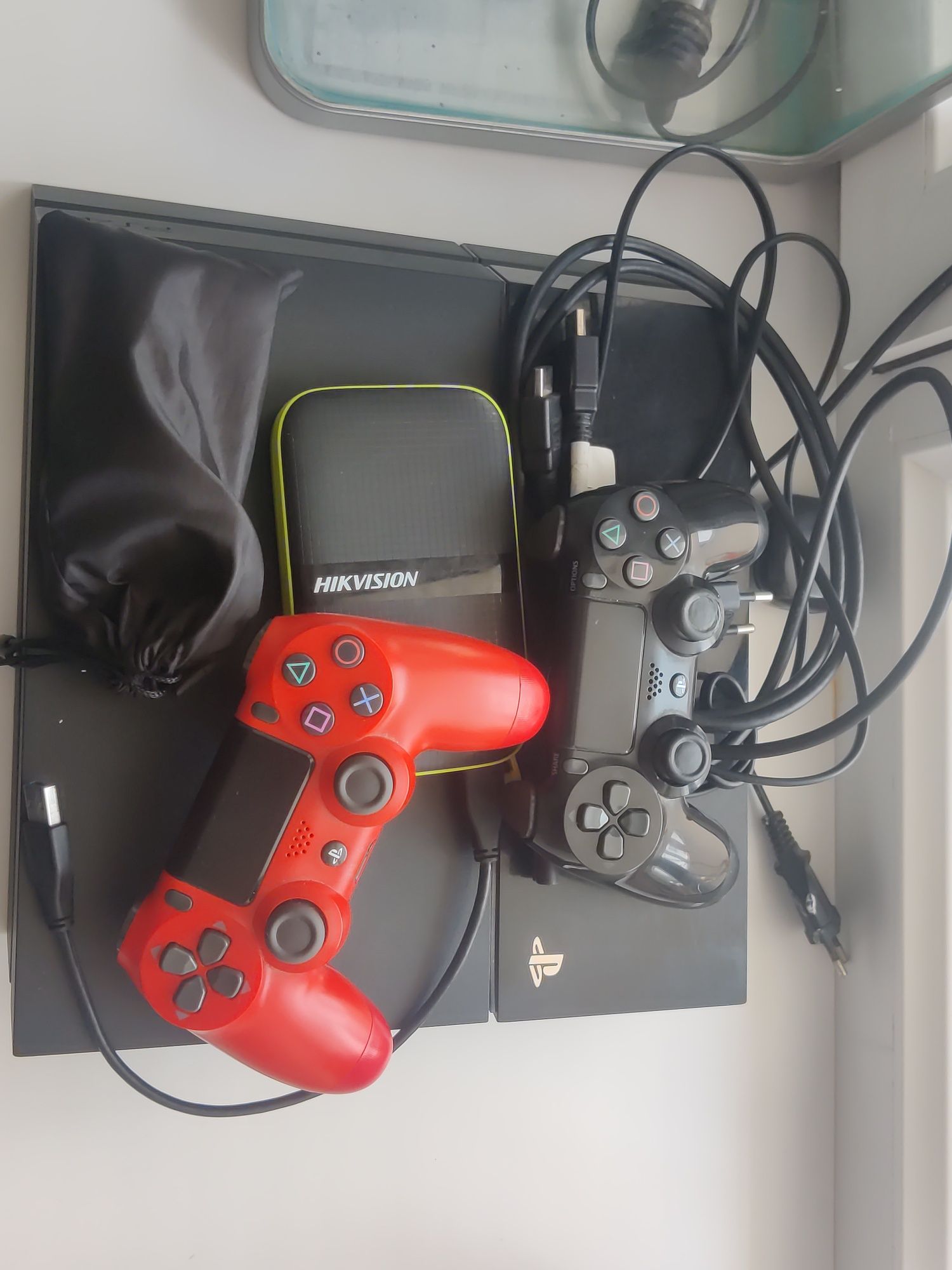 ps4 продается прошитая или на аренду срочно