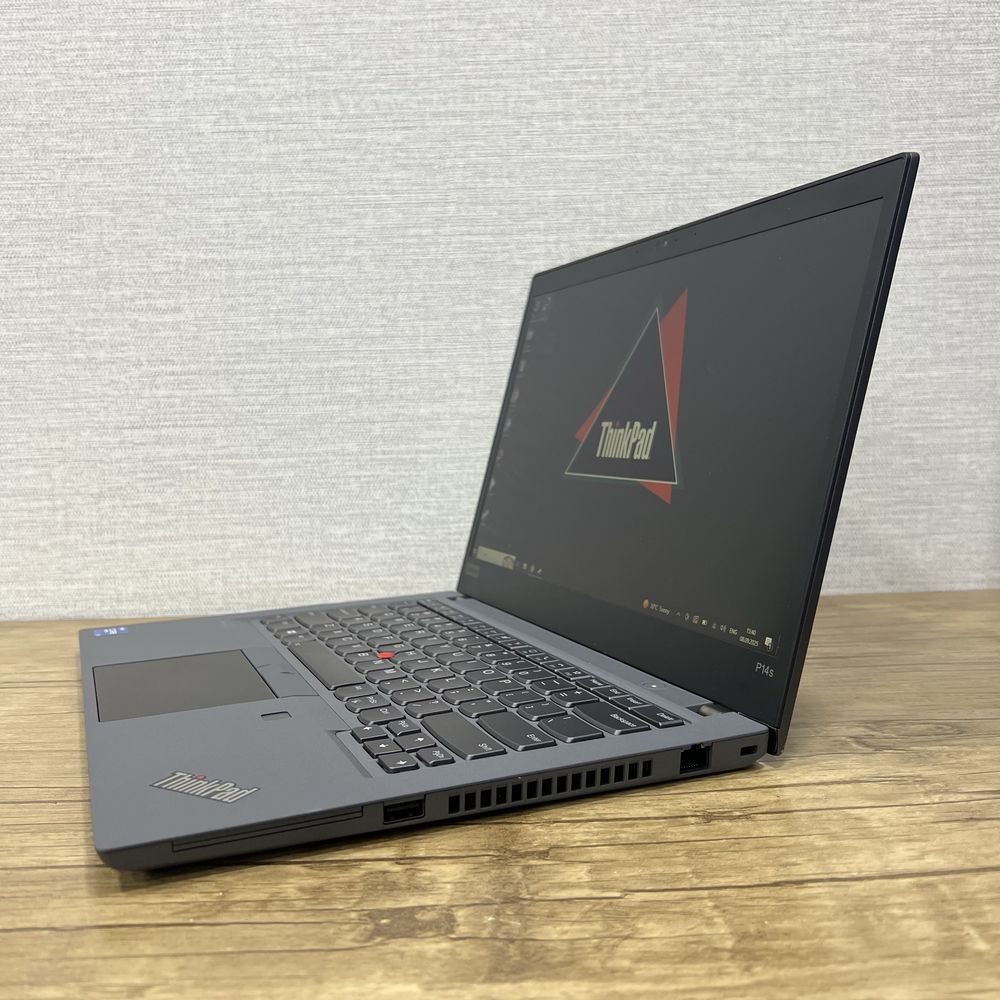 Сенсорный Lenovo Thinkpad с видеокартой для графических программ!