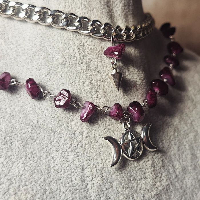 Обеци и гердани-готик, Луна, кристали, лунен камък, молец, чакри