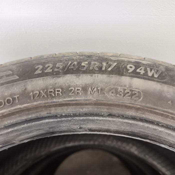 Гуми МОМО 225/45/17 летни с борд