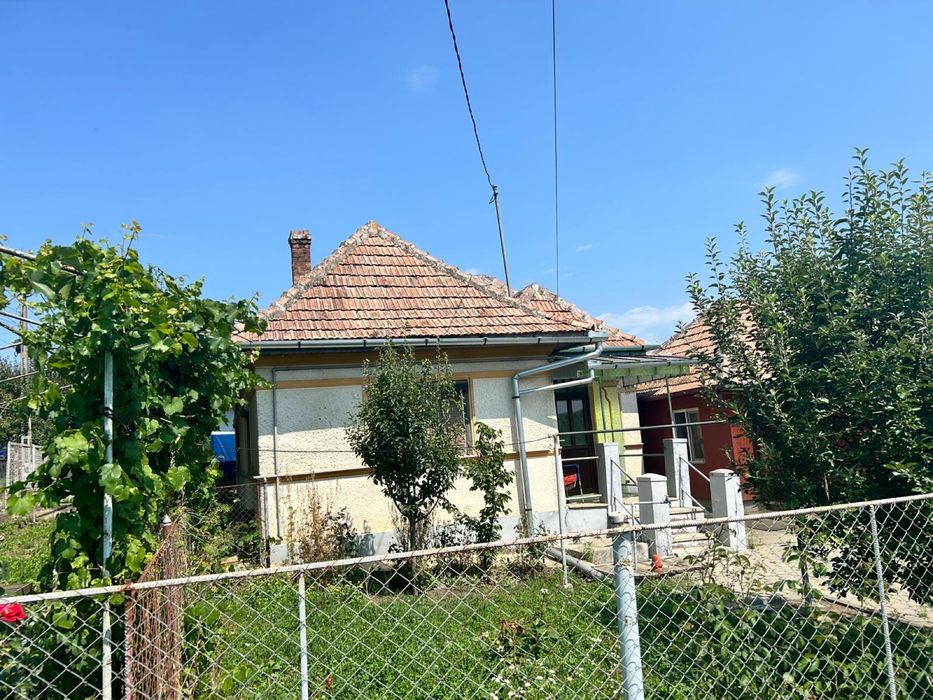 Vand casa + teren sau schimb cu apartament (+ - diferenta)