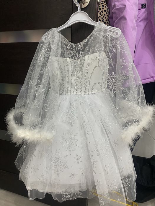 Продам платье снежинки
